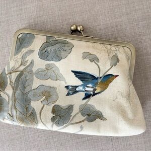 Vintage Bird Frame Clasp Clutch - Cream & Blue